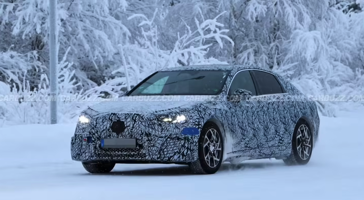 奔驰纯电路测图曝光 定名Electric C-Class 2026年登场搭800V系统